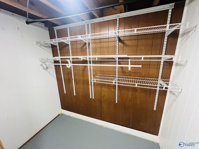 Building Photo - 4006 Devon St SE