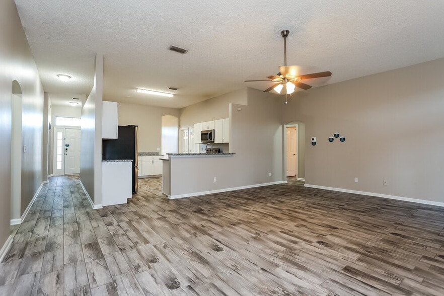 Building Photo - 3476 Shelley Dr