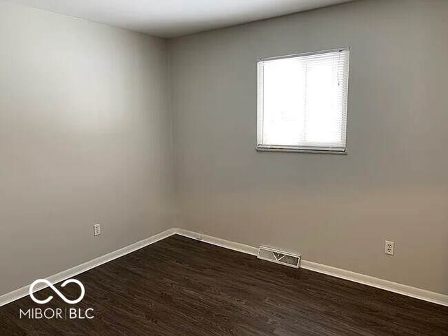 Building Photo - 1272 N Ridgeview Dr