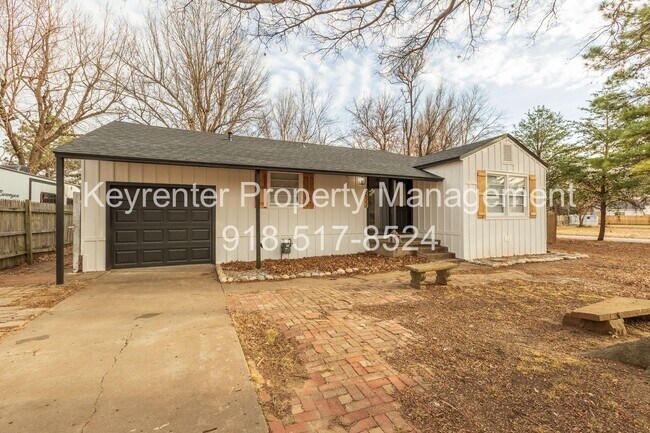 Building Photo - Beautiful 3 bedroom 1 bath, Available Now!