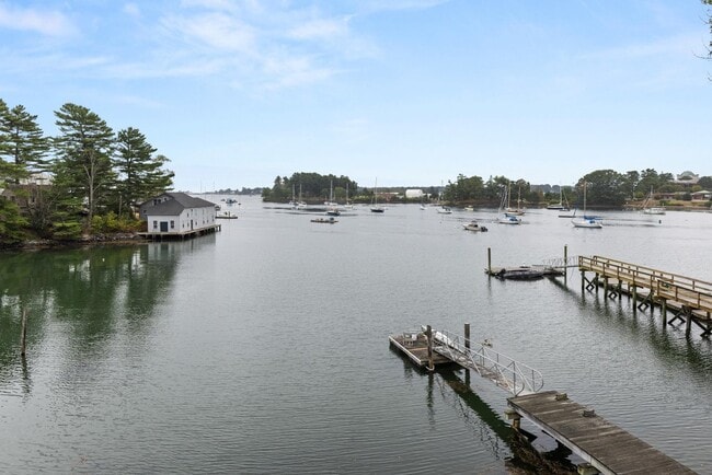 Building Photo - 148 Whipple Rd