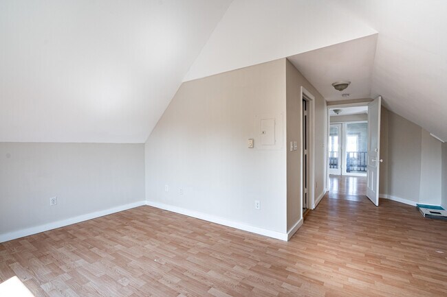 Building Photo - 3315 N Holton St