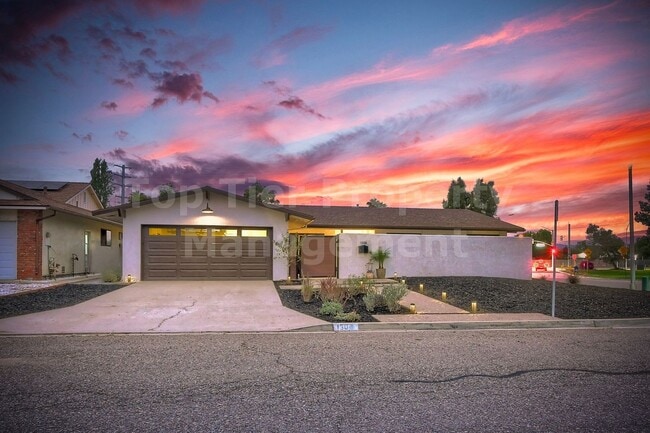 Primary Photo - ***Completely Remodeled 3 bed+ Bonus Room,...