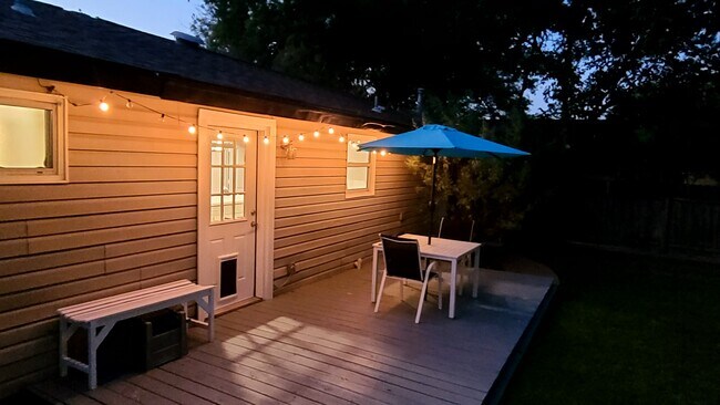 Building Photo - 5805 Blythewood Dr