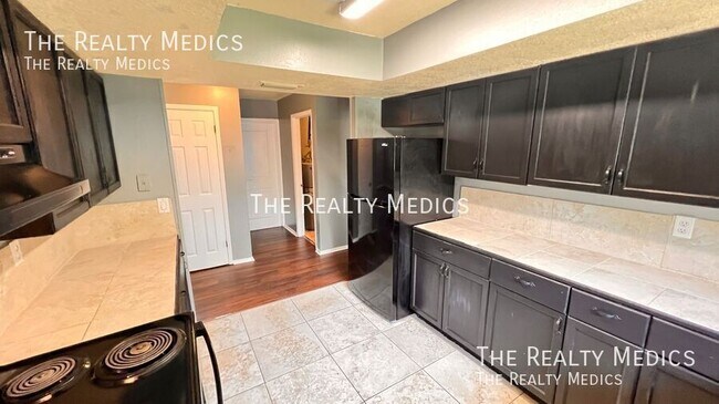 Building Photo - 1073 Leeward Dr