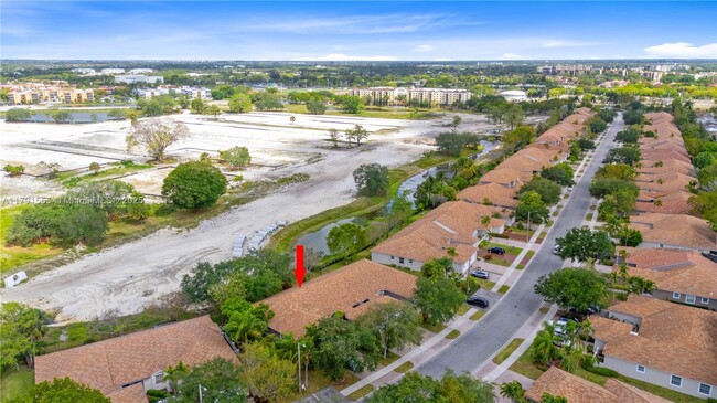 Building Photo - 2561 E Aragon Blvd