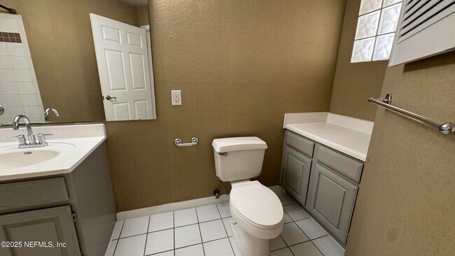 Building Photo - 10150 Belle Rive Blvd