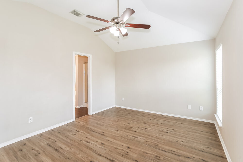 Building Photo - 6552 Manitoba St