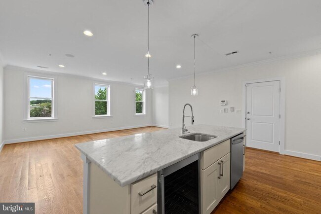 Building Photo - 1228 I St NE