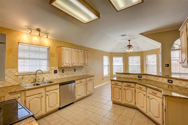 Building Photo - 909 Mallard Way