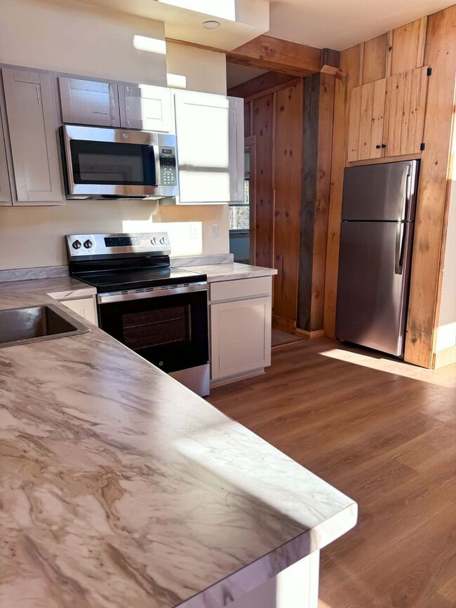 Building Photo - Meadow Woods