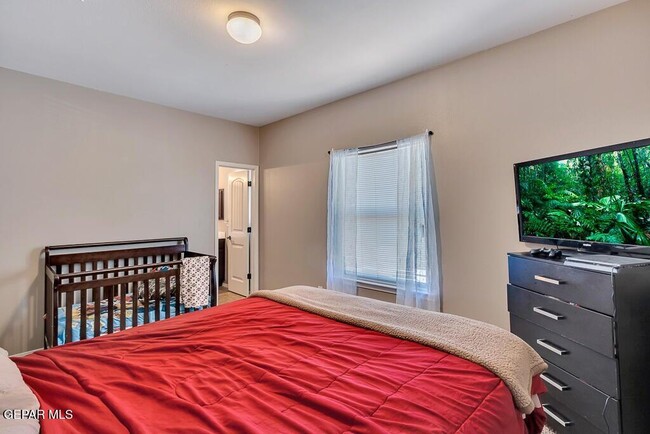 Building Photo - 12921 Hueco Cave Dr