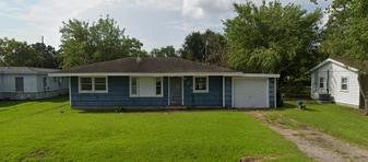 Front of home. - 603 Wisteria St