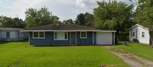 Front of home. - 603 Wisteria St