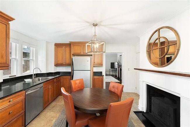 Building Photo - 77 Coggeshall Ave