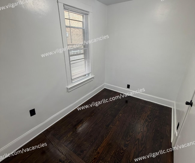 Building Photo - 1323 121st St