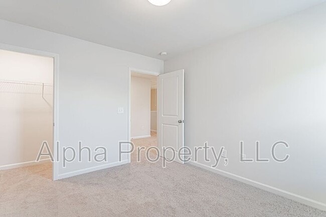 Building Photo - 19 Apricot Ln