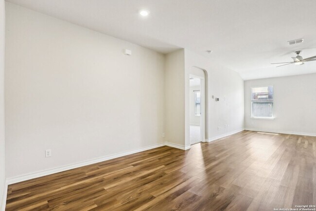 Building Photo - 6906 Quantum Lp