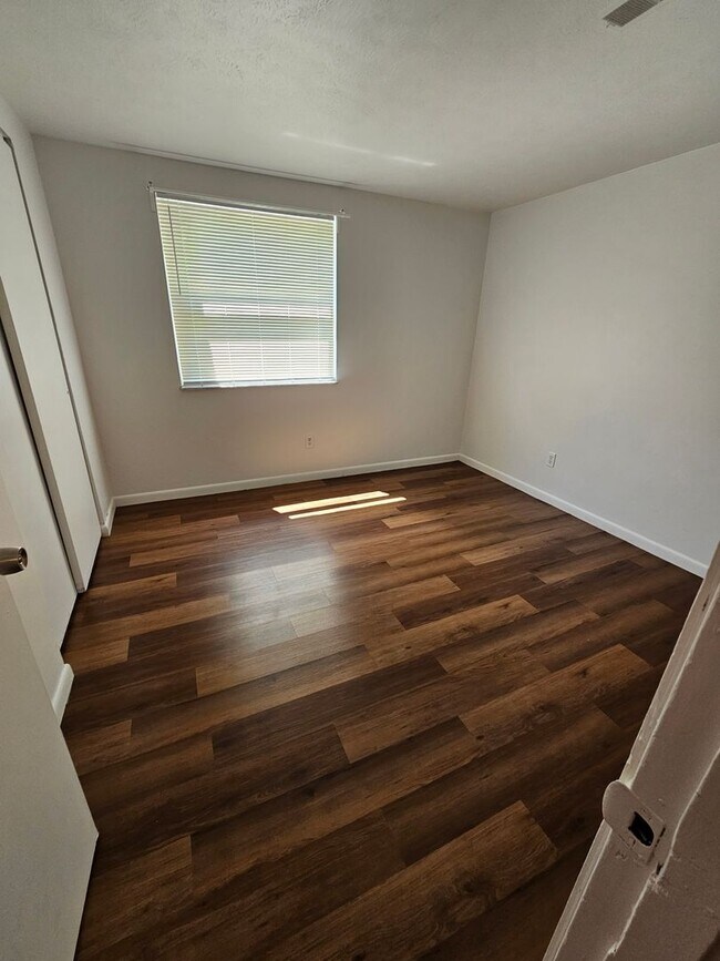 Building Photo - 189 Park Ave