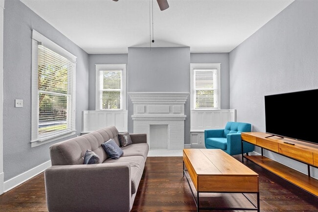 Building Photo - 301 S Edgefield Ave