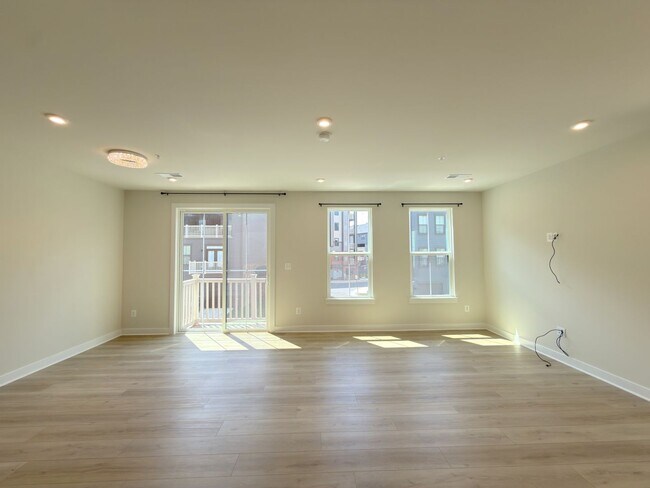 Building Photo - 14441 Albemarle Point Pl
