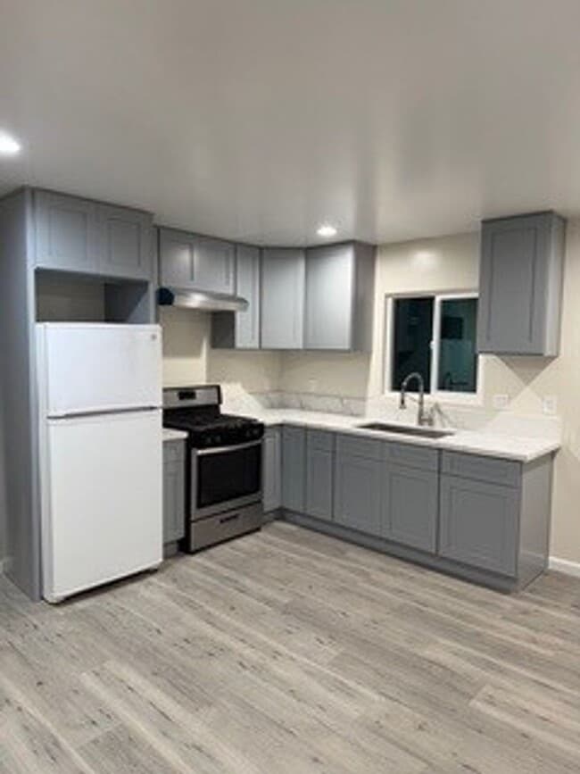 Building Photo - 267 Camp Ln