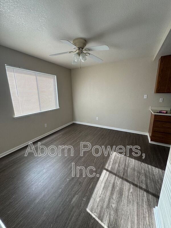 Building Photo - 2529 Greenwood Ln