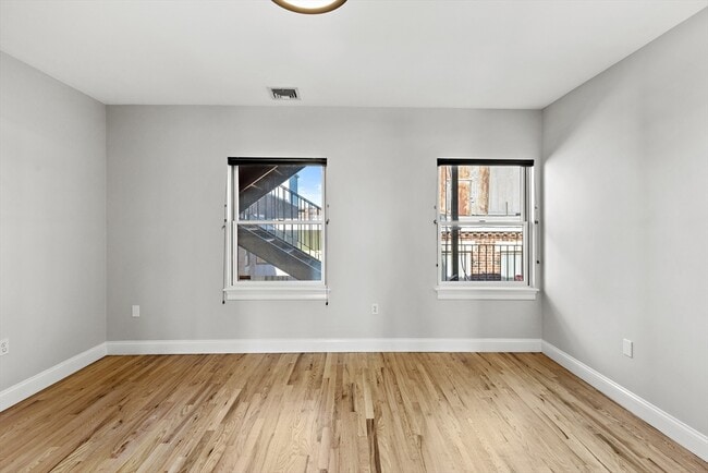 Building Photo - 877 Harrison Ave