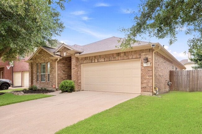 Building Photo - 24418 Lakecrest Bend Dr