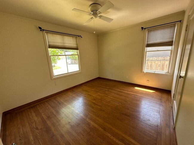 Building Photo - Cute Benicia Single Family Home 2 Bedroom and 1 Bathroom