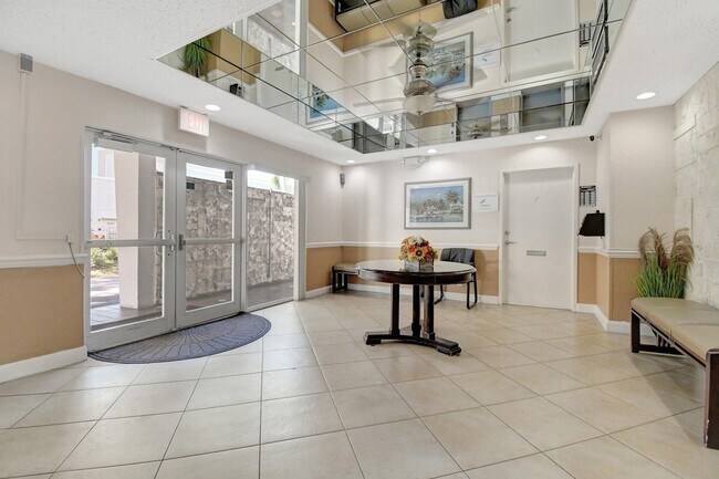 Building Photo - 2555 NE 11th St