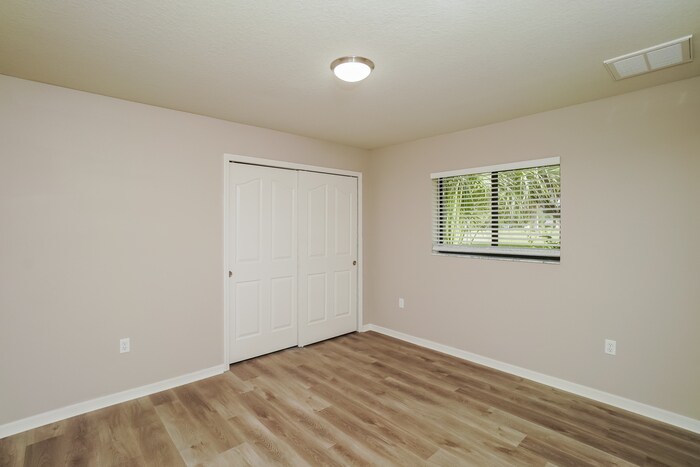 Building Photo - 6034 Beechwood Dr