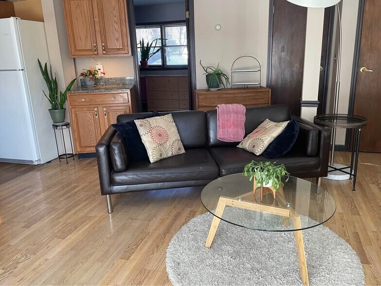 Building Photo - 16 Bonticou View Dr