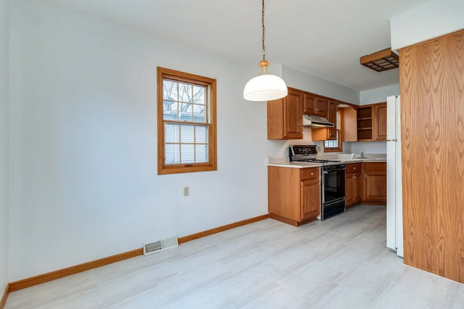 Building Photo - 2356 Hawthorne Ct