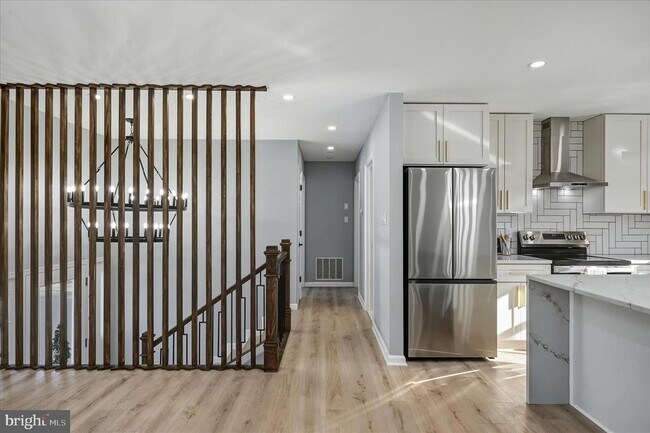 Building Photo - 110 Elaine Dr