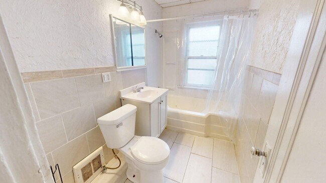 Building Photo - 1534 Belmar Rd