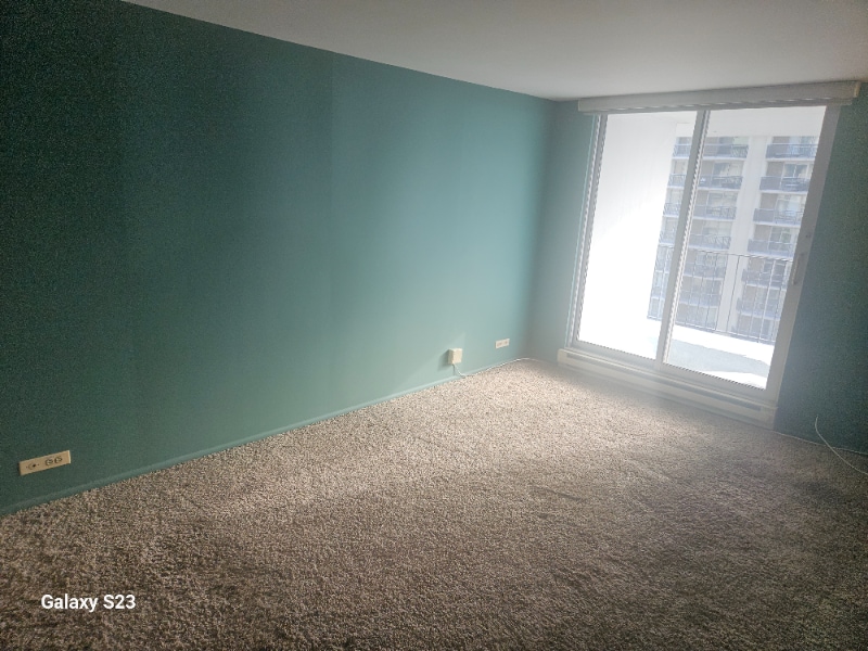 Building Photo - 6033 N Sheridan Rd