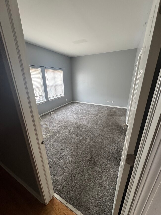 Building Photo - 1900 N Laramie Ave