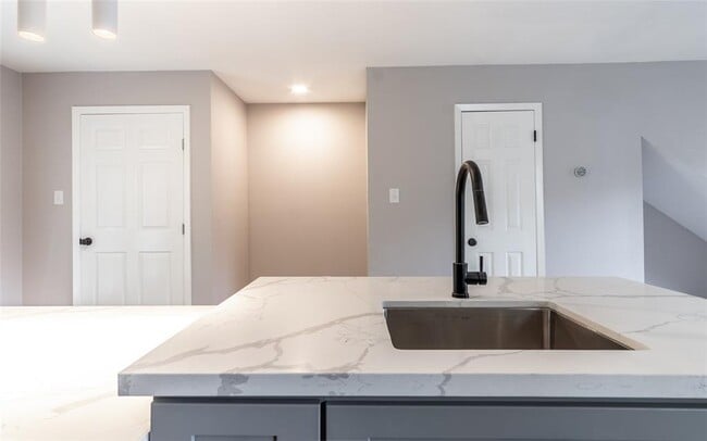 Building Photo - 1505 Cinnamon Path
