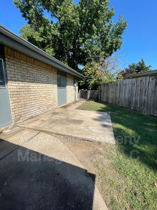 Building Photo - 7217 E 55th Pl