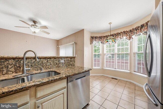 Building Photo - 445 Tuvira Ln