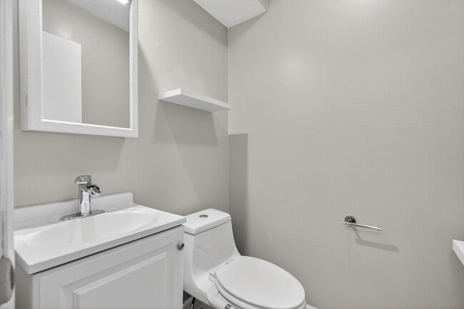 Building Photo - 1391 Sherwood Ct