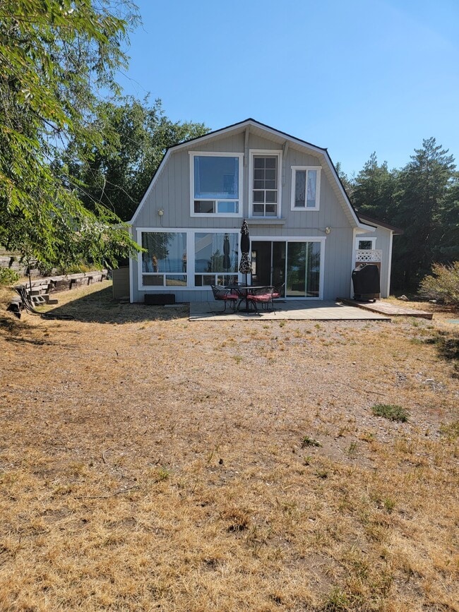 Building Photo - 37020 Schafer Rd