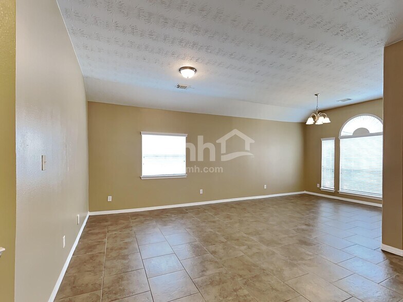 Building Photo - 2315 Perkins Crossing Dr