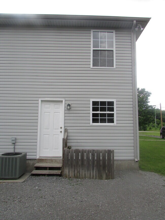 Building Photo - Murfreesboro Duplex - Prime Location Near I-840 & I-24!