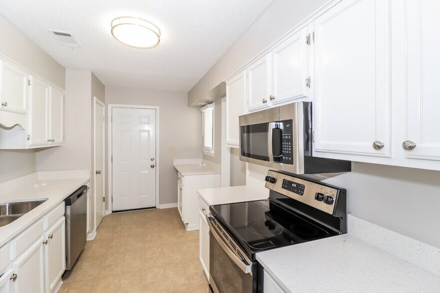 Building Photo - 2705 Van Leer Dr