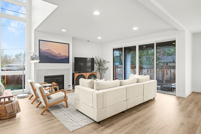 Building Photo - 5891 SW 67th Pl