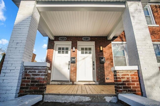 Building Photo - 6212 Avery St