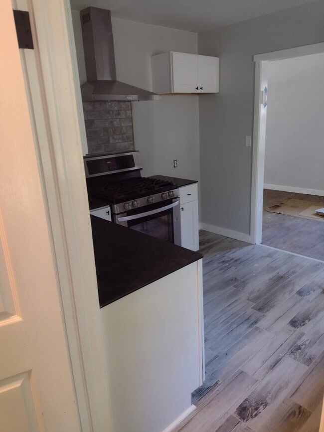 Building Photo - 2525 Deerfield Dr