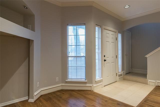 Building Photo - 3904 Brandon Park Dr